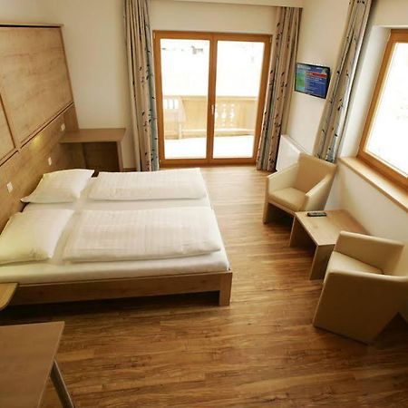 Familien & Wohlfuhlhotel Johanneshof Заалбах-Хинтерглем Екстериор снимка